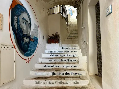 Scalini dipinti nel centro storico